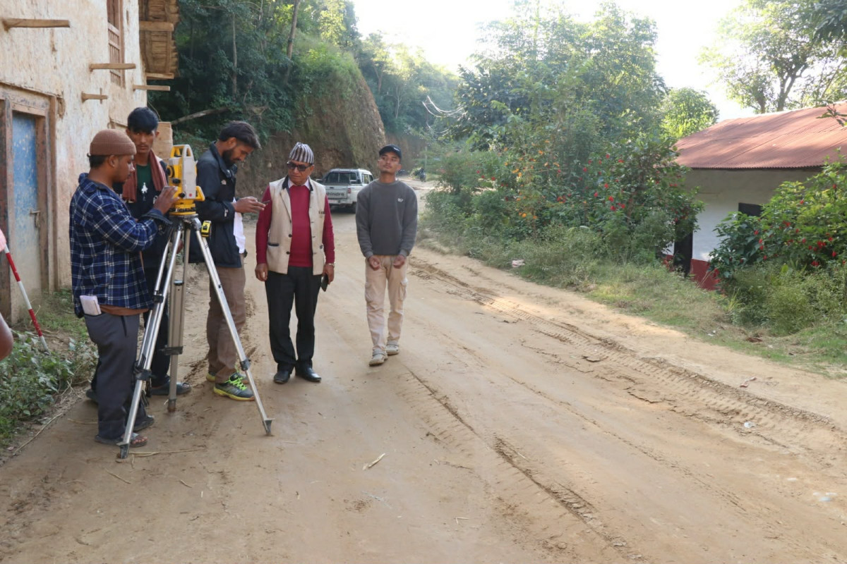 जनताको काममा अध्यक्ष क्षेत्रीको सक्रियताः सडक निर्माण ठेक्का आह्वान